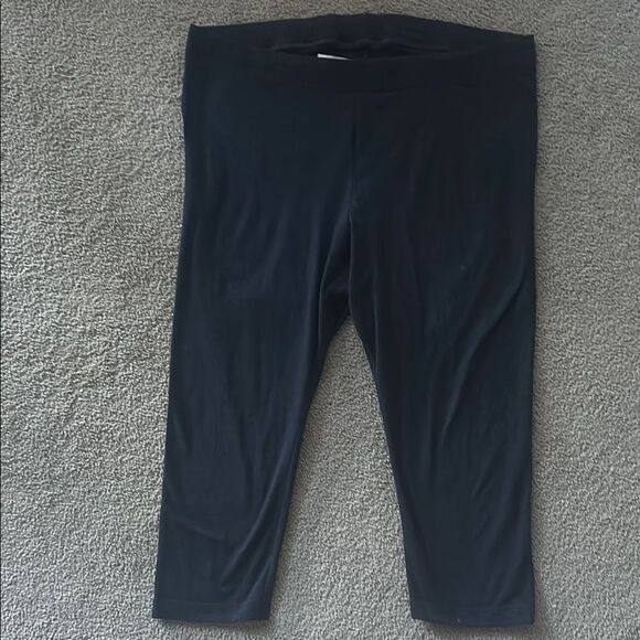 Old Navy Cropped Leggings in Charcoal - Picture 1 of 7